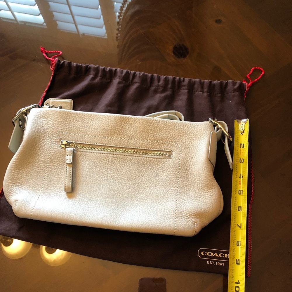 Cream Coach Hobo Purse - Picture 5 of 8